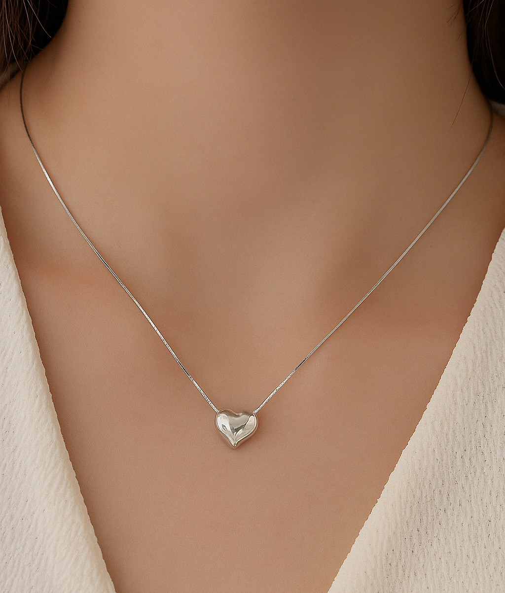 Elegant Heart Pendant Brass Necklace with Rhodium-Plated - Image 3